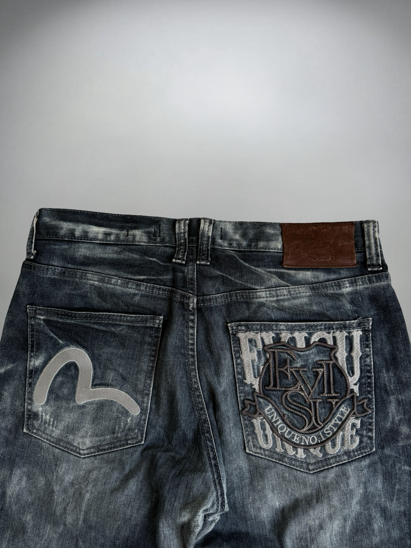 Evisu Jeans (M)