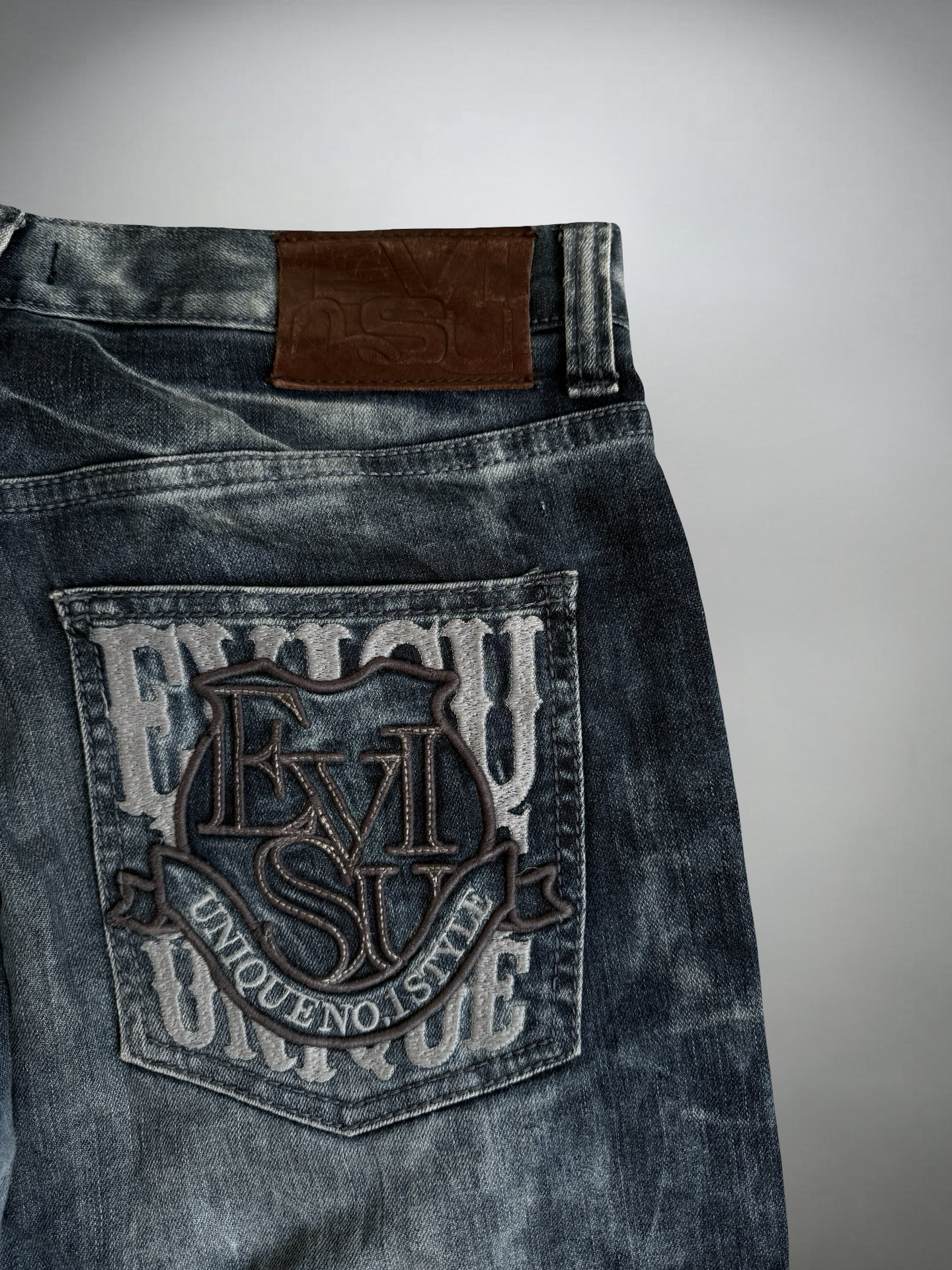 Evisu Jeans (M)
